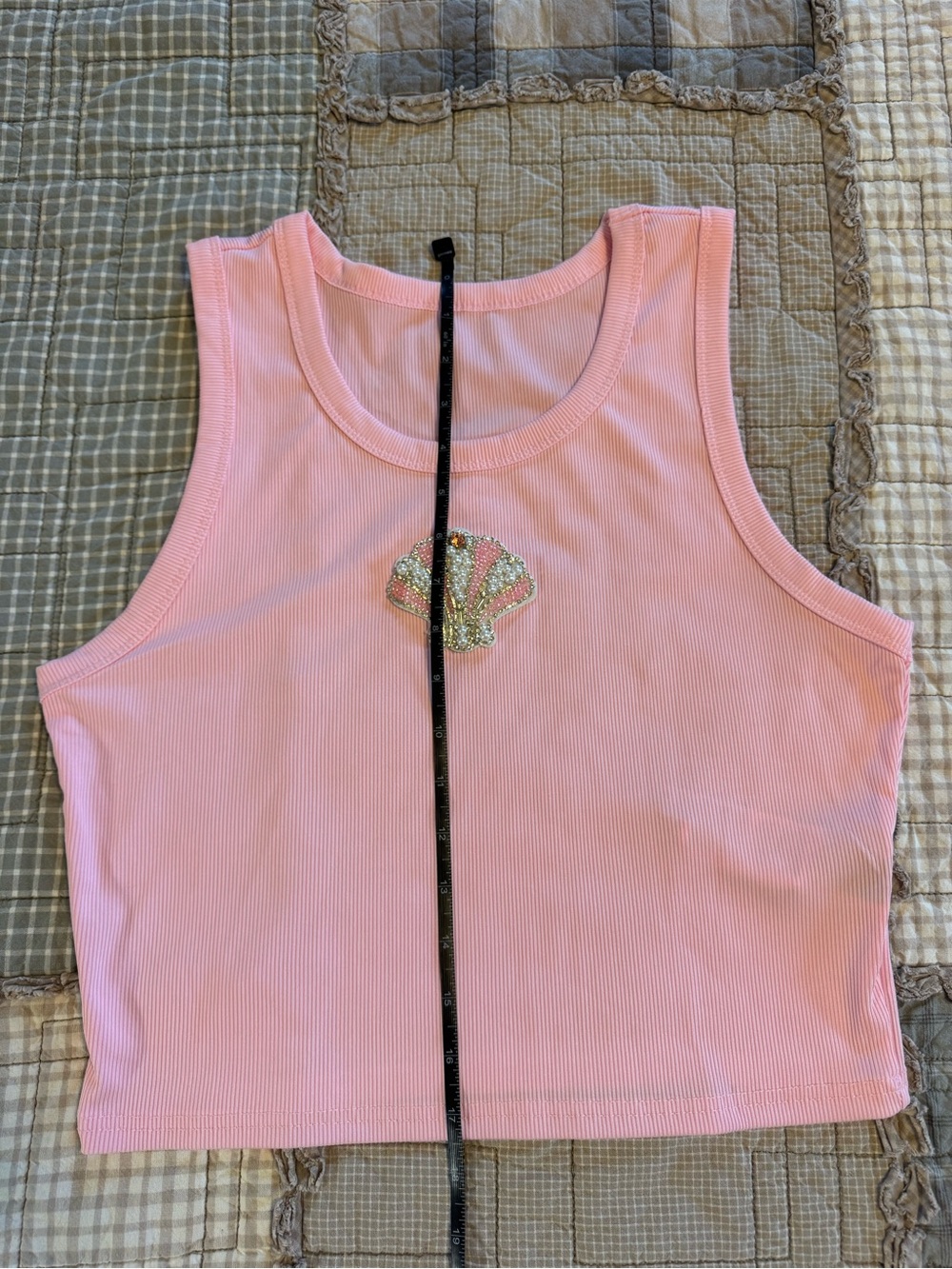 SHEIN Pink Ribbed Shell Applique Crop Tank - Picture 6 of 8